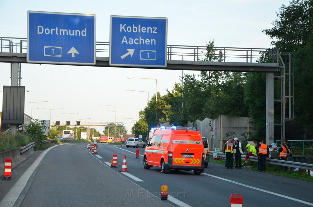 Einsatz BF Koeln Klimaanlage Reisebus defekt A 3 Rich Koeln hoehe Leverkusen P161.JPG